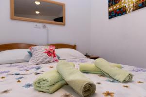 B studio apartment near the beach with sea view