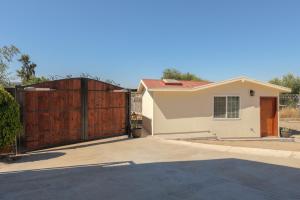 New Cabin with King Bed, AC and TV near Wineries at Monte Olmo