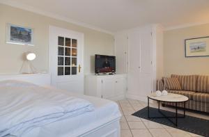 Metropol, Whg 61, Landseite