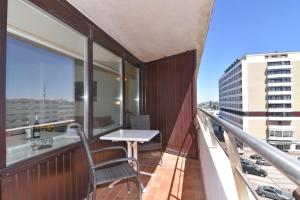 Metropol, Whg 61, Landseite