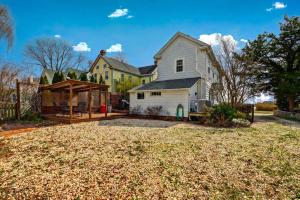 The 1850 House by Leavetown Vacations