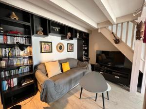 Spacieuse et belle villa climatisée pour 9 couchages, Wifi, piscine commune, 250 m de la plage dans résidence LRMA6465