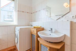 Haus Ostseeallee 18, Ferienwohnung "Kuck 02"