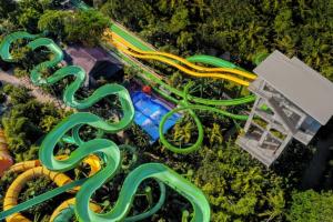 ABI Hotel2 - 1 minute to the Beach and 1 second to the Mall