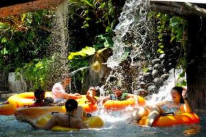 ABI Hotel2 - 1 minute to the Beach and 1 second to the Mall