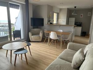 T2 plage de Caroual vue mer - Ubytování bez kategorie ve městě Erquy