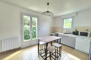 Large family house - near beach