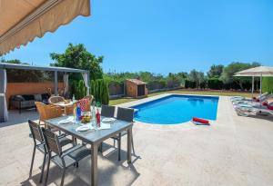 Owl Booking Villa Marvil - Exclusive Holidays