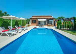 Owl Booking Villa Marvil - Exclusive Holidays