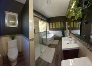 Birdies Suite & Rooftop Lounge
