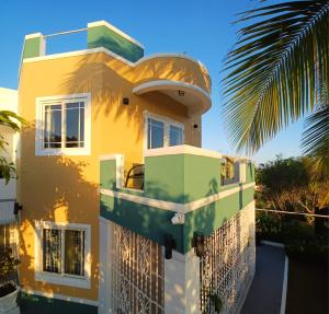 Birdies Suite & Rooftop Lounge