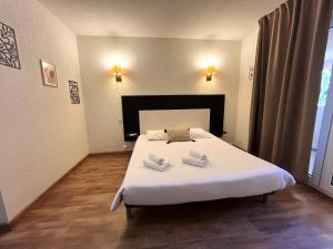 ST FLORENT Studio avec piscine FLO23