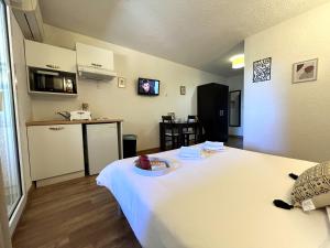 Appartements ST FLORENT Studio avec piscine FLO23 : photos des chambres