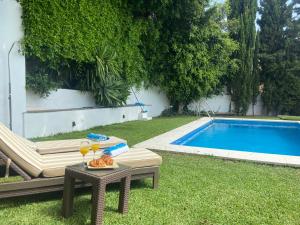 Villa con piscina by MO