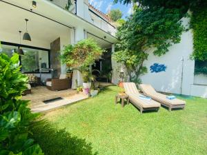 Villa con piscina by MO