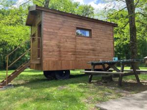 Appartements INTO THE WILD - Nos 5 logements Atypiques : Caravane 