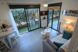 Appartements Xena - Studio with terrace Aspretto - by TGB : photos des chambres