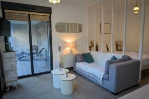 Appartements Xena - Studio with terrace Aspretto - by TGB : photos des chambres