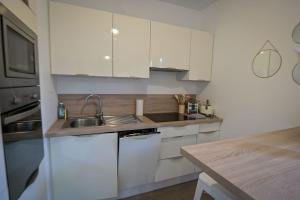 Appartements Xena - Studio with terrace Aspretto - by TGB : photos des chambres