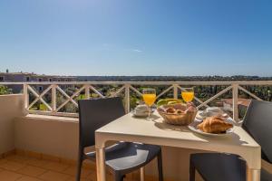 One-Bedroom Duplex Aparment with Balcony room in Pestana Gramacho Residences