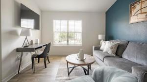 Landing Beautiful 1BD Gym Courtyard