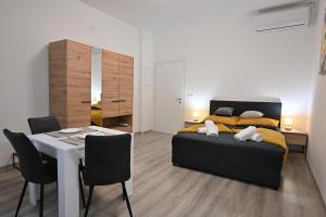 Cathy 1 & Cathy 2 apartments