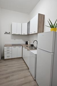 Cathy 1 & Cathy 2 apartments