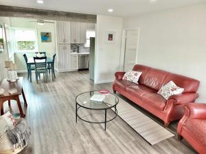 Greenbelt Guesthouse - Unlimited Peace & Privacy Golf Bowling Green & More