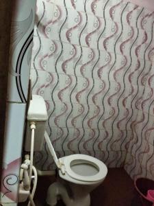 Laharya couple room