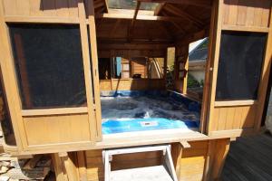 Chalets Chalet Meleze by Leavetown Vacations : photos des chambres