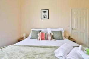 Family-Friendly Cardiff Comfort!