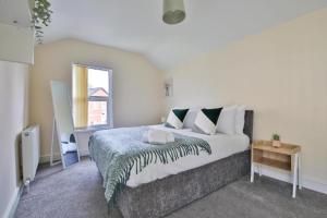 Family-Friendly Cardiff Comfort!