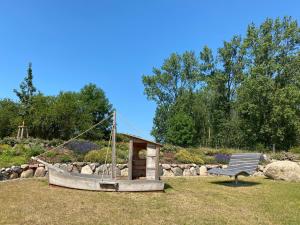 Ferienhaus kleiner Findling