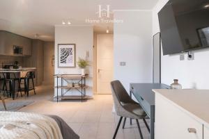 HT Lujoso Estudio a pasos del Mall Plaza Egana