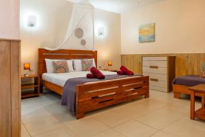 Casa Mapache Pool and Breakfast Available near Tamarindo Beach