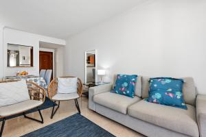 Céntrico con Piscina y Playa a 500 metros