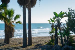 Céntrico con Piscina y Playa a 500 metros