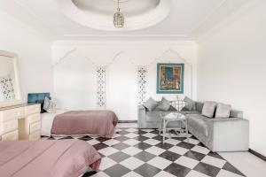 Seaside apartment ,Garden Level with Stunning Ocean View