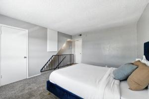 Pioneer Creek 608-08 I Spacious 1 Bed 1bath