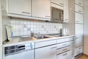 3AM18 ,,Aquamarina" 18 Steinwarder 11