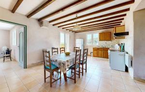 Maisons de vacances 3 Bedroom Stunning Home In Bedoin : photos des chambres