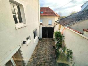 Chambre dans maison paisible