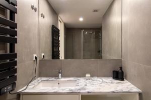 Stylish & Cozy 1BR with AC by LovelyStay