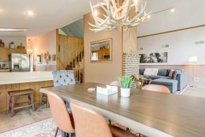 Pool Access Peaceful Cabin in The Woods Resort!