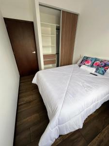 Apartamento con Piscina de 2 habitaciones Edificio Brunelo Ciudad de Guatemala, Céntrico