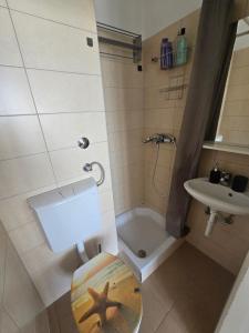 Studio apartment KIKI with a sea view, free WiFi, for 2 persons