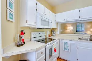 Walk to Forest Beach Hilton Head Getaway!