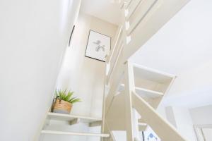 1br Corner Home Free Parking Golden Triangle