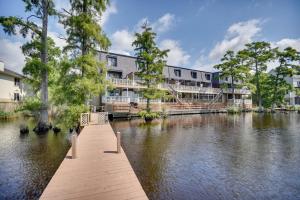 Boat and Fish Waterfront Gem on Pasquotank River!