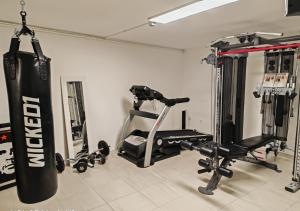Villas Contemporary Villa with Sea View, Infinity Swimming pool, Gym , Cinema room,Lift : photos des chambres